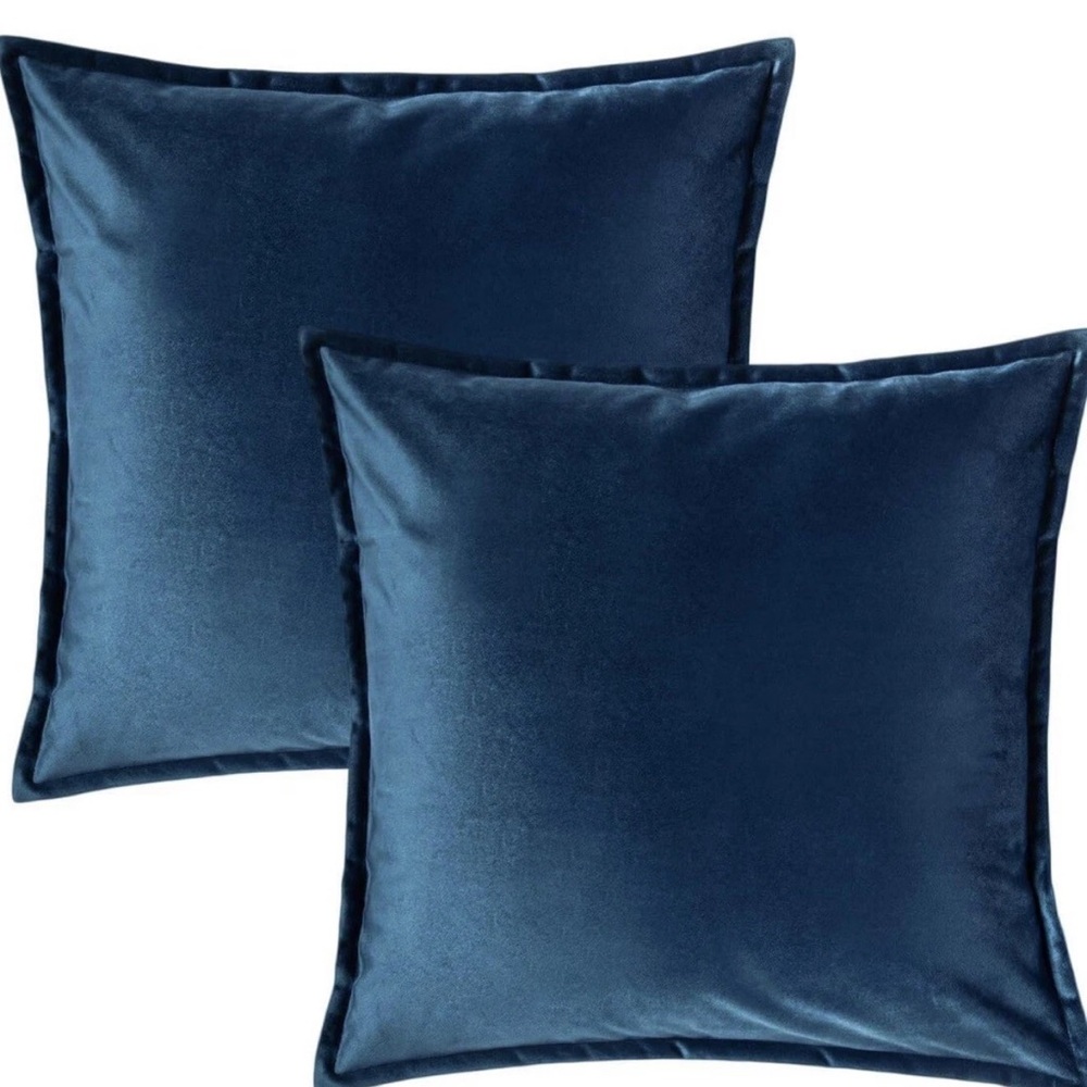 New 2pk Deep Blue Velvet 20x20” Pillowcases
